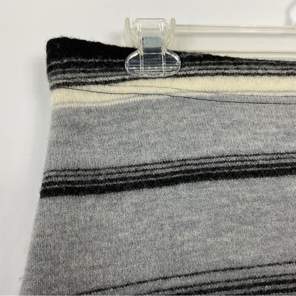 Toad&Co Heartfelt Sweater Skirt Size Medium - Picture 2 of 6